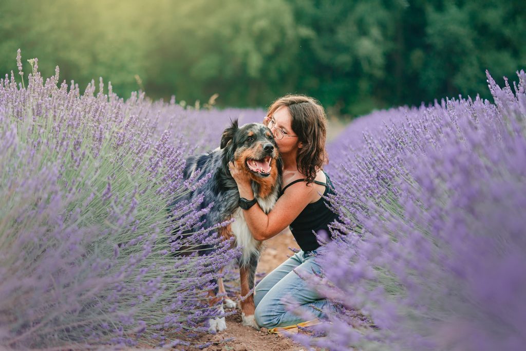Éducateur canine à Alès spécialisée dans l'éducation et le comportement du chien en extérieur